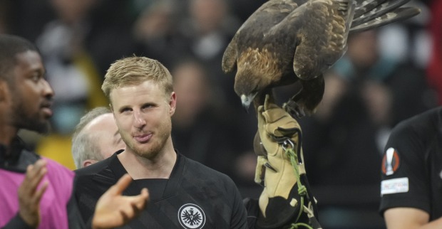 Martin Hinteregger wird Wirt. | Credit: Michael Probst / AP / picturedesk.com