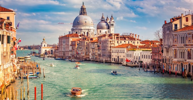 Lagunenstadt Venedig, Italien | Credit: iStock.com/ sborisov