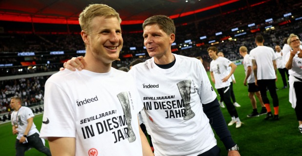 Martin Hinteregger und Trainer Oliver Glasner – die Frankfurter Erfolgsgaranten. | Credit: KAI PFAFFENBACH / REUTERS / picturedesk.com