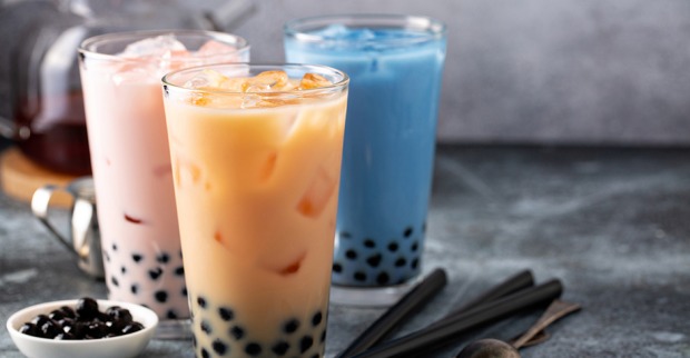 Verschiedene Sorten von Bubble Tea | Credit: iStock.com/VeselovaElena