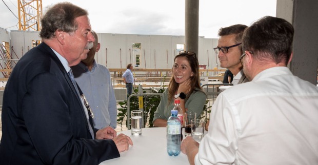 Beim Grillfest in der Blauen Lagune | Credit: Blaue Lagune/Bill Lorenz