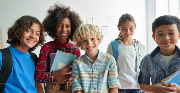 Schulkinder | Credit: iStock.com/insta_photos