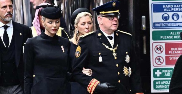 Fürstin Charlène und Fürst Albert von Monaco trauern um Queen | Credit: MARCO BERTORELLO / AFP / picturedesk.com