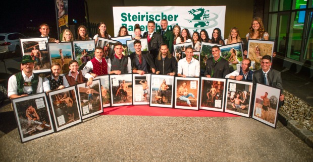 Die Models bei der Präsentation der Fotos