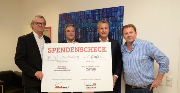 Das weekend Magazin übergab den Scheck an Jugend am Werk