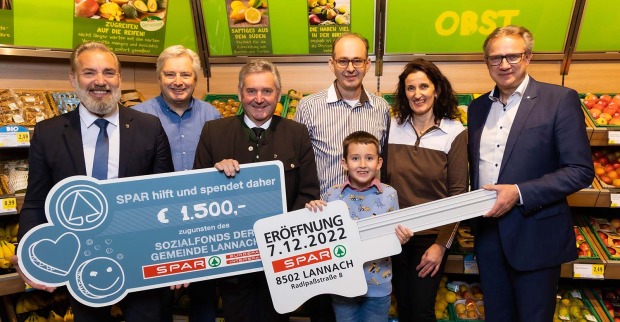 Scheckübergabe bei der Eröffnung des neuen SPAR Supermarkt in Lannach
