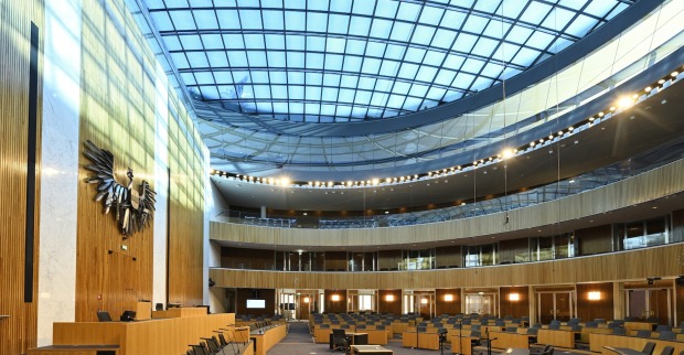 renovierter Nationalratssaal mit Glaskuppel im Parlament | Credit: Parlamentsdirektion/Johannes Zinner