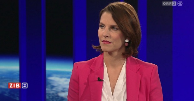 Ministerin Karoline Edtstadler im Studio der ZIB2