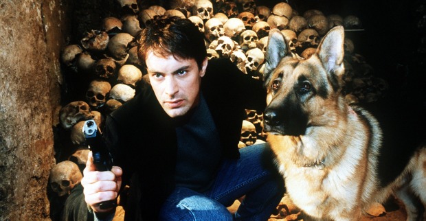 Gedeon Burkhard mit Schäferhund "Rex" in den Nullerjahren.