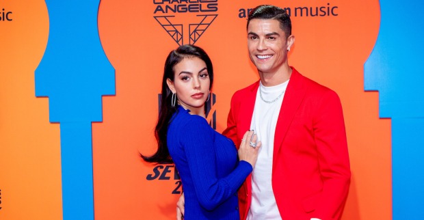 Georgina Rodríguez und Cristiano Ronaldo auf einem Event.