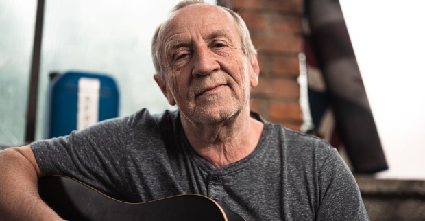 Der Leondinger Sänger und Songwriter Harry Gärtner on Tour.