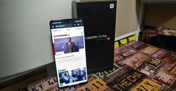 Bild des Xiaomi 13 Pro mit Schachtel