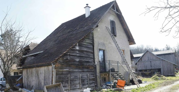 Haus in Raab in dem die 33-jährige Frau leblos aufgefunden wurde