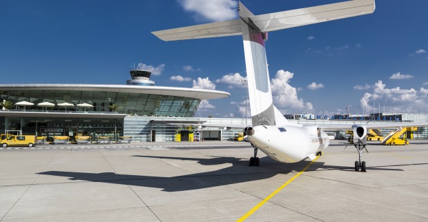 Flugzeug am Flughafen Graz