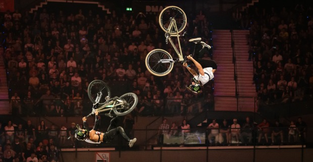 Ruso-Brüder zeigen Bike-Stunts | Credit: FLAPPHOTOGRAPHY