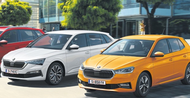parkende Autos mit Bäumen | Credit: Porsche Wien/Škoda