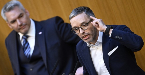FPÖ-Chef Herbert Kickl und Bundeskanzler Karl Nehammer im Nationalrat