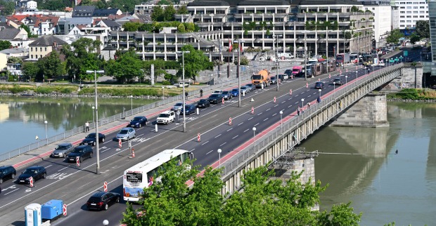 Stau: Linz Nibelungenbrücke