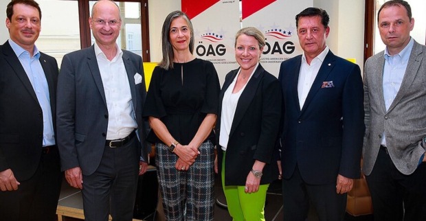Experten und Diskutanten beim Brand Talk 2023 | Credit: Leadersnet/G. Langegger