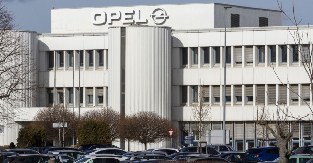 Das Opel-Werk Wien Aspern von außen