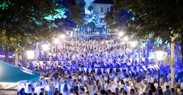 Baden in Weiss