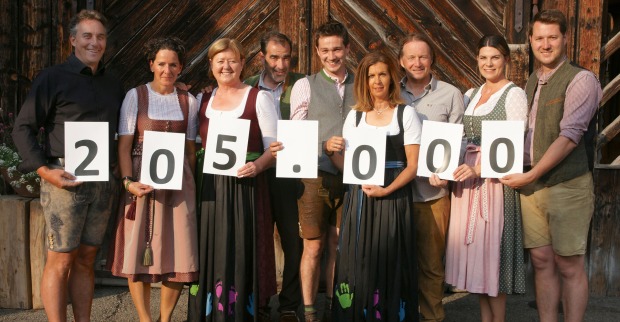 Unglaubliche € 205.000,–: Thomas &amp; Angelika Amann, Gertrud, Stefan und Felix Tschohl, Anita Wachter, Rainer Salzgeber, Angelika Simma, Seraphin Tschohl