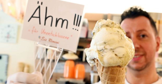 Alessandro Cimino mit seinem "Ähm"-Eis.