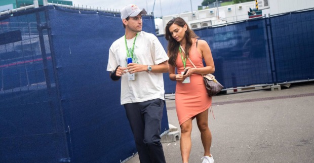 Dominic Thiem und Lili Paul-Roncalli beim Formel 1-GP 2021.