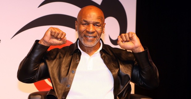 Mike Tyson mit Boxhändchen