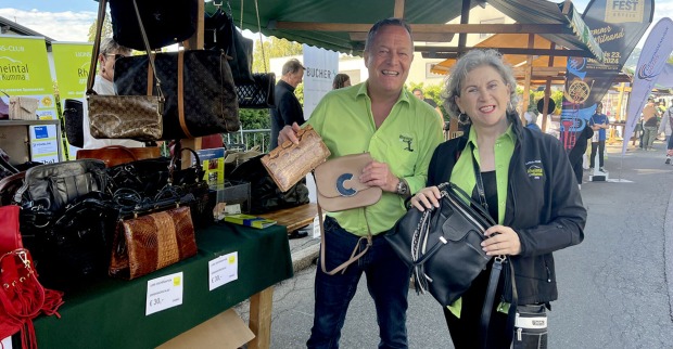 Harald Schwarzer und Maria Ellensohn warben bei Junker-Jonas-Markt kräftig für die gute Sache.