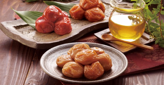 Umeboshi auf einem Teller | Credit: iStock.com/Gyro
