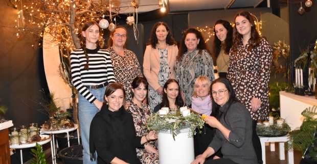 Das Hochzeitsfeen- und Cocolori-Team: Nicola, Vanessa, Laura, Renate, Gabi (vorne) und Lenie, Anja, Manuela, Angelika, Janine, Kathrin (hinten) (v.li.)