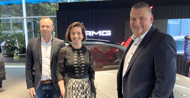 Prokurist Stefan Geser, GF Karin Seyfried und GF Joachim Singer (alle Schneider Automobil  (v. li.)