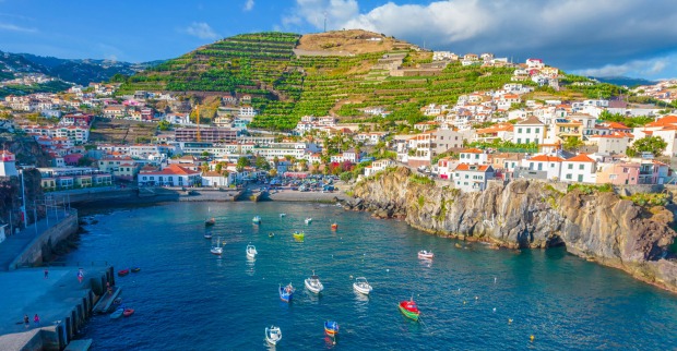 Camara de Lobos in der Nähe von Funchal, Madeira | Credit: iStock.com/Audrius Venclova