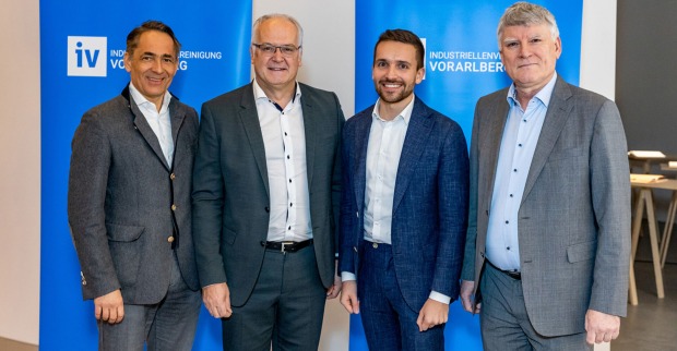 IV-Vizepräsident Hubert Rhomberg (Rhomberg Holding),  IV-Präsident Elmar Hartmann (Gantner Electronic), IV-GF Christian Zoll und Zumtobel-Lichtforum-Hausherr Alfred Felder (v. li.)