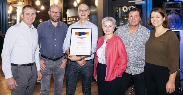 Der Vorstand von Slow Food Vorarlberg mit dem Preisträger: Markus Dorner, Vito Mussner, Richard Dietrich, Brigitte Plemel, Wolfgang Ponier, Andrea Sutterlüty (v. li.)