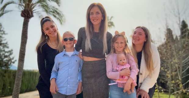 Danni Büchner mit ihren Kindern.