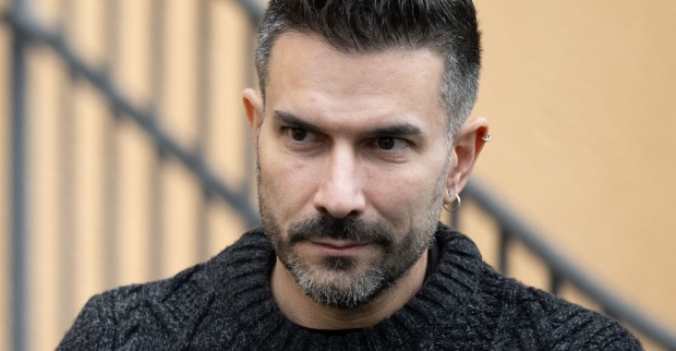 Marc Terenzi mit einem schwarzen Pullover und kurzen Haaren.