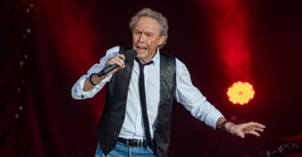 eter KRAUS &amp; Band mit "Schön war die Zeit - Die Kulthits der wilden 50er und 60er" am 30.7.2022 auf der Donaubühne in Tulln an der Donau