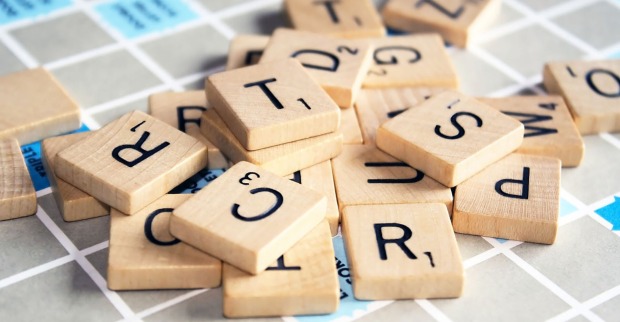 Scrabble Buchstaben | Credit: iStock.com/Rena-Marie