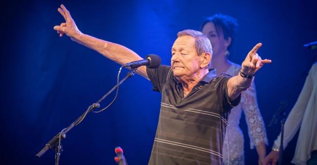 Wolfgang Ambros auf der Bühne.