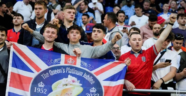 Englische Fans im Schalke-Stadion.