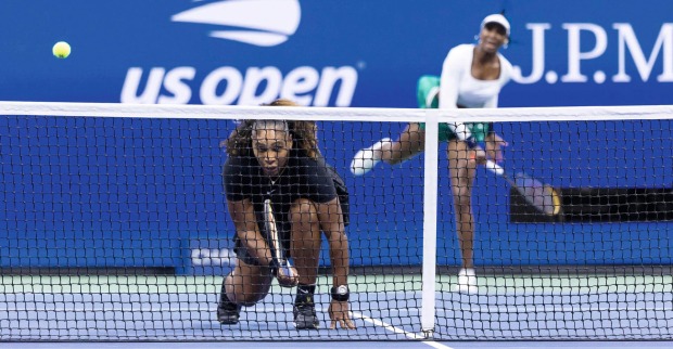 Familiendoppel: Serena und Venus Williams wurden von ihrem Vater Richard trainiert und bauten ein kleines Imperium bis hin zu Beautyprodukten auf.