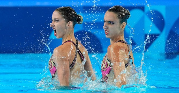 Anna-Maria Alexandri and Eirini-Marina Alexandri im Rahmen ihres Auftritts bei den Olympischen Spielen in Paris