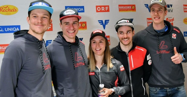 Tobias Habenicht und Lisa Unterweger mit Kollegen bei der Nordische Ski-WM 2019.