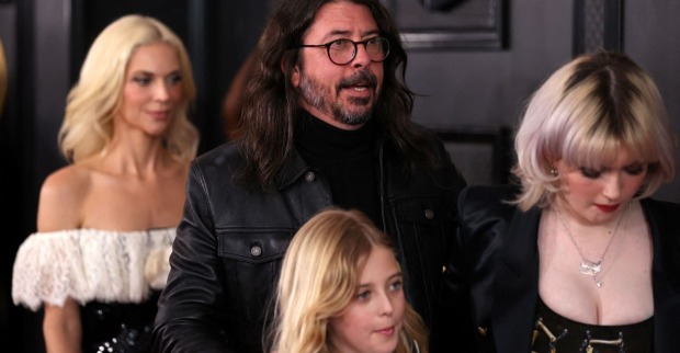 Foo Fighters-Frontmann Dave Grohl auf einer Gala Veranstaltung mit seiner Frau und Kindern