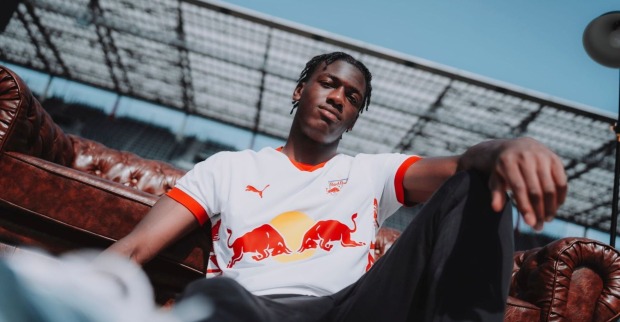 Joane Gadou bei der Vorstellung von Red Bull salzburg