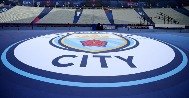 Logo von Manchester City aufgerollt