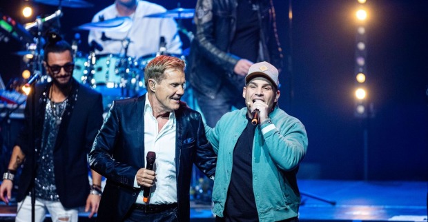 Dieter Bohlen umarmt Pietro Lombardi