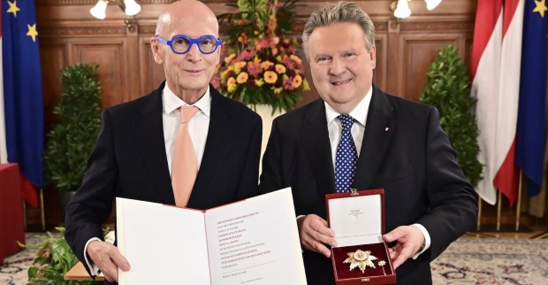 Kurt Mann und der Wiener Bürgermeister im Rathaus